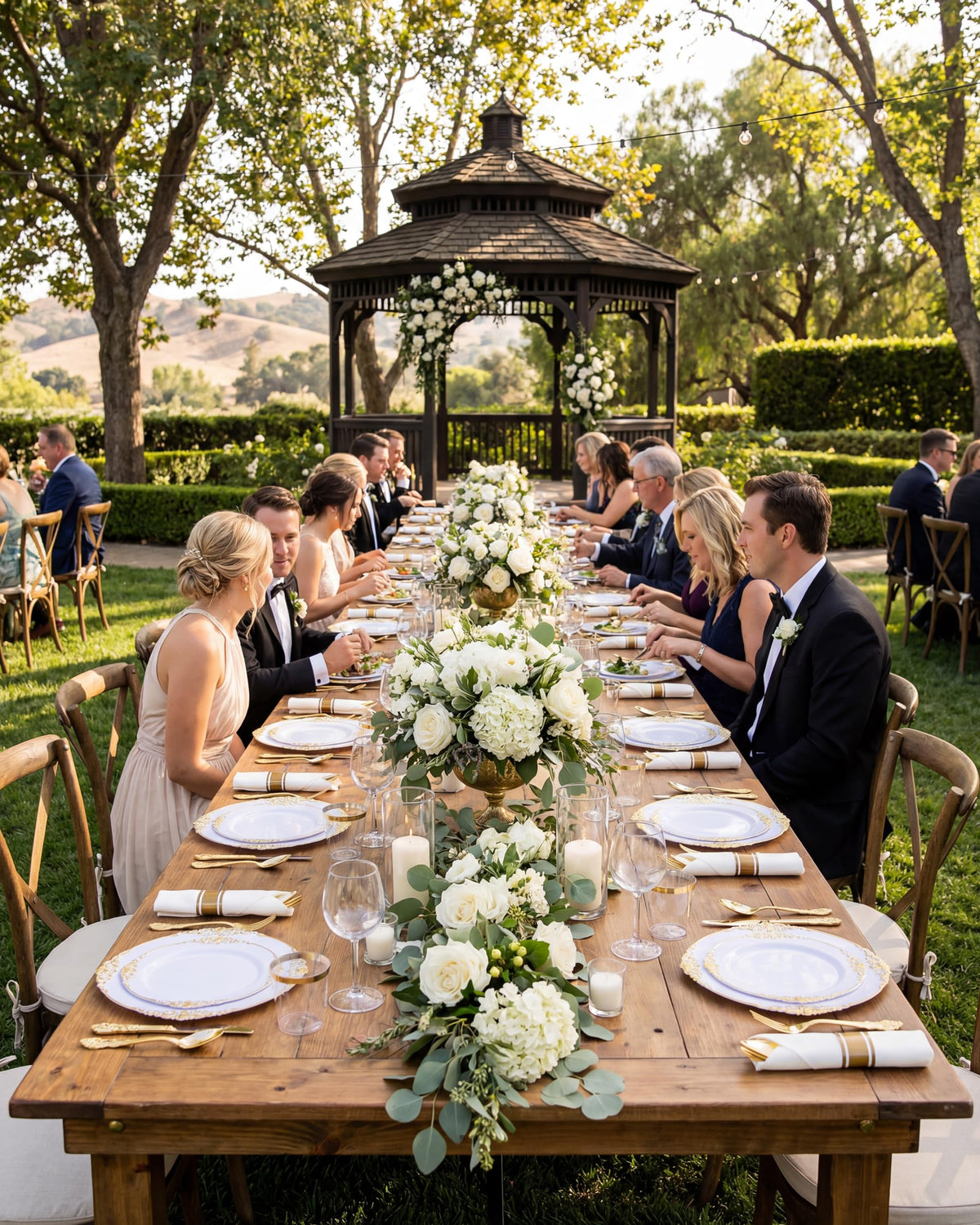 Gold Disposable Dinnerware Set for 50 Party Guests